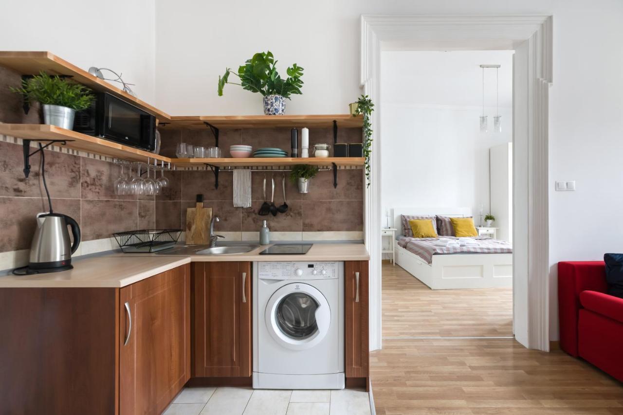 Discover Krakow Apartments - 3 Rakowicka St - Classic Apartments Near Main Station - Netflix Exterior foto